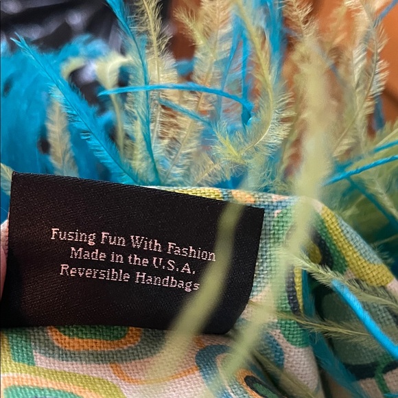 Colorful ReVErsiBLe Feathered Tote Bag - Picture 5 of 7